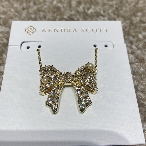 Kendra Scott necklace - Picture 2 of 3